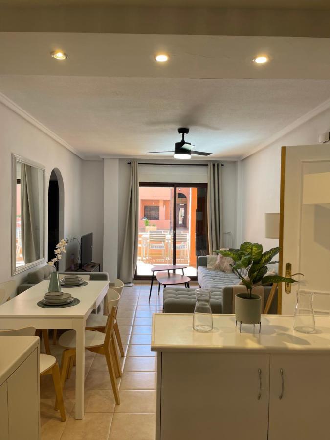 Three Bedroom Apartment With Pool In Torrevieja Bagian luar foto
