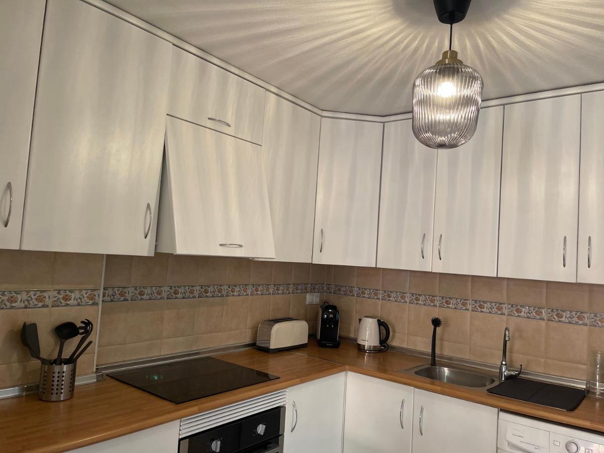 Three Bedroom Apartment With Pool In Torrevieja Bagian luar foto