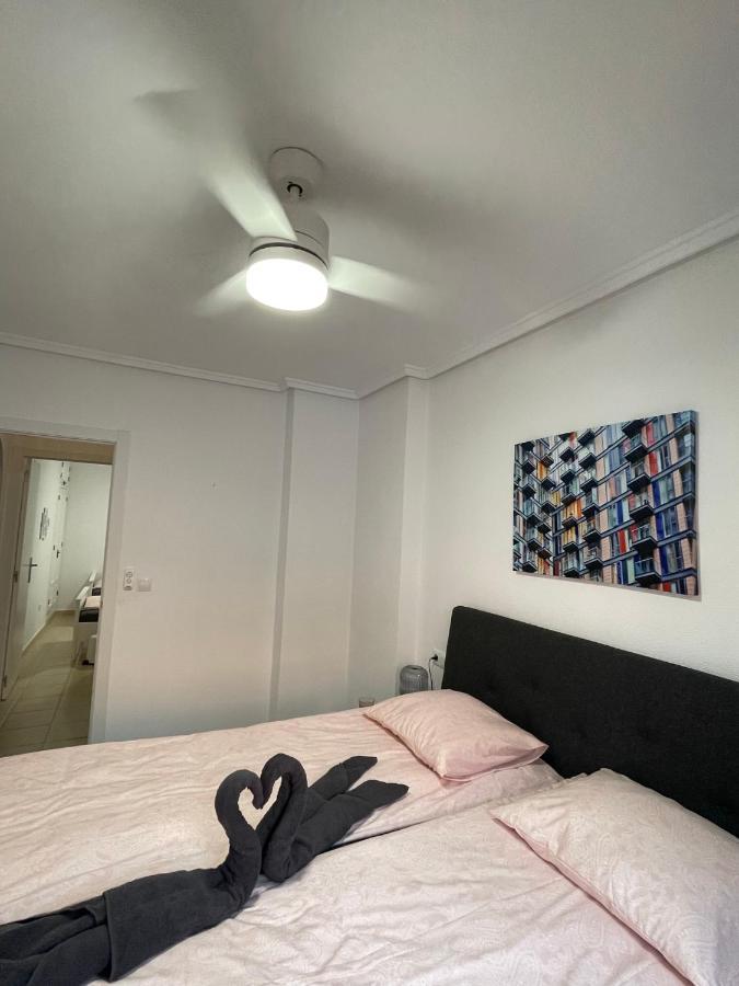 Three Bedroom Apartment With Pool In Torrevieja Bagian luar foto