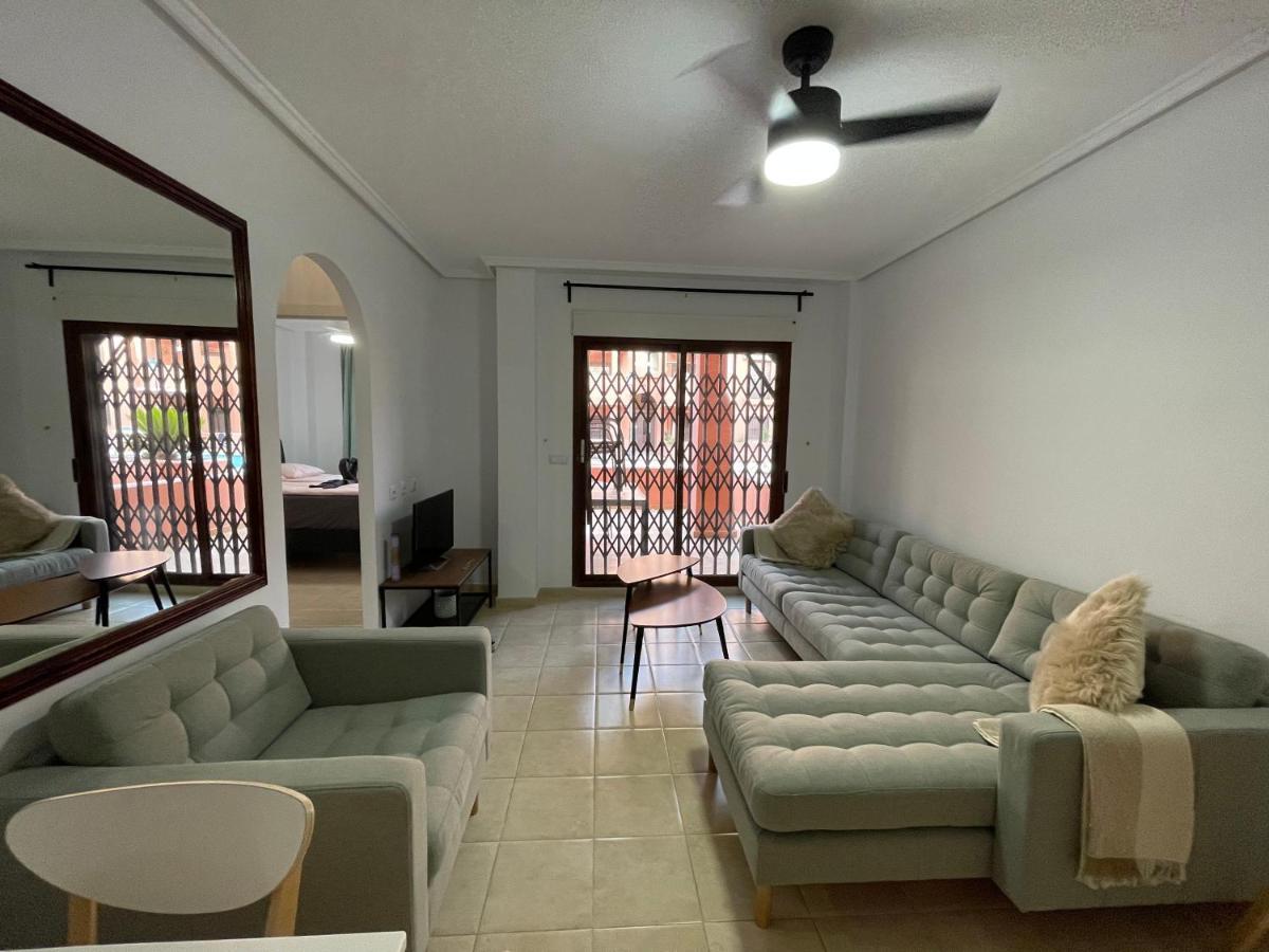 Three Bedroom Apartment With Pool In Torrevieja Bagian luar foto